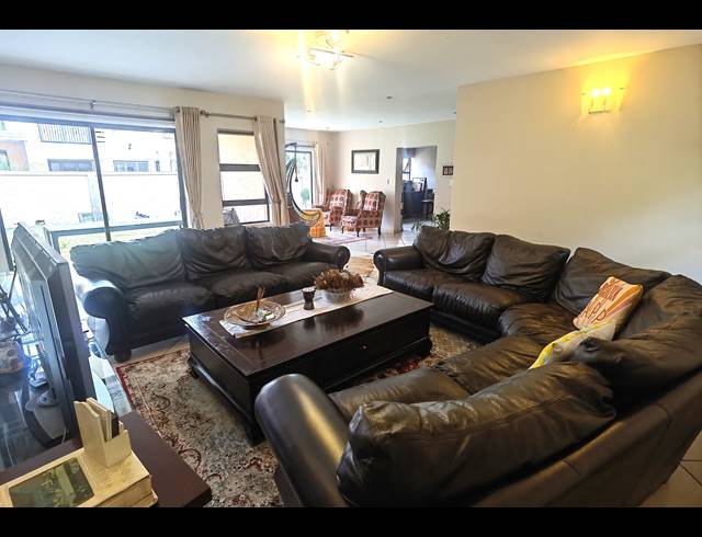 4 BEDROOM TOWNHOUSE FOR SALE IN VALLEY VIEW ESTATE